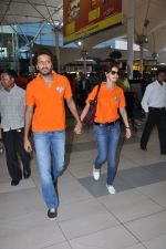 Ritesh Deshmukh, Genelia D Souza with Team Veer Marathi returns from Ranchi in Mumbai on 25th Feb 2013 (16).JPG